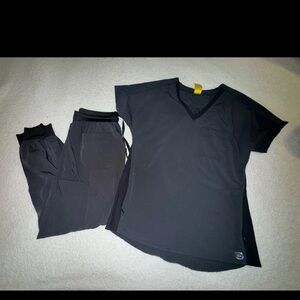 WonderWink scrub set